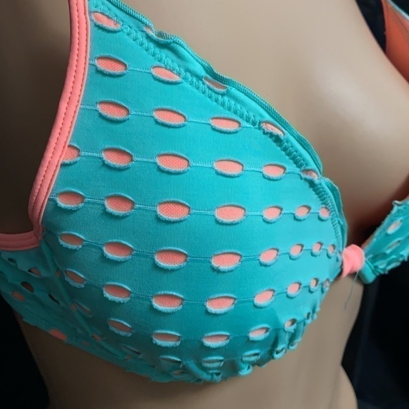 BODY glove Bikini top size Medium - Picture 2 of 8